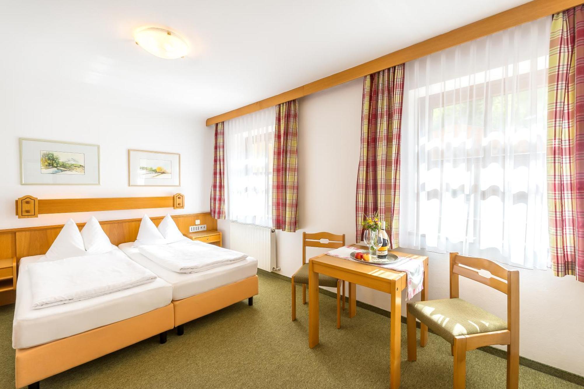 Landhotel Almroesl Im Grossarltal Хютчлаг Номер фото